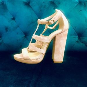 Marcianos Heels Shoes Size: 5M